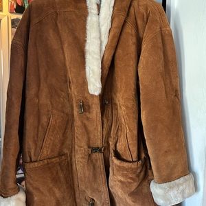 faux shaking and outer is suede winter zip front hooded jacket, size large